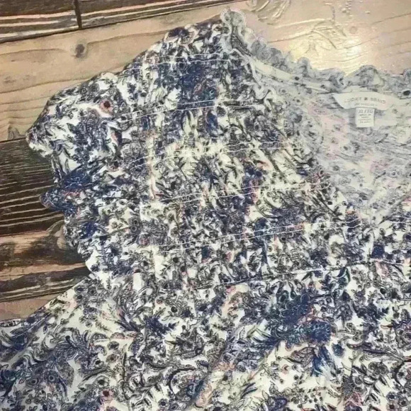 Lucky Brand blouse size XLARGE - Picture 4 of 4